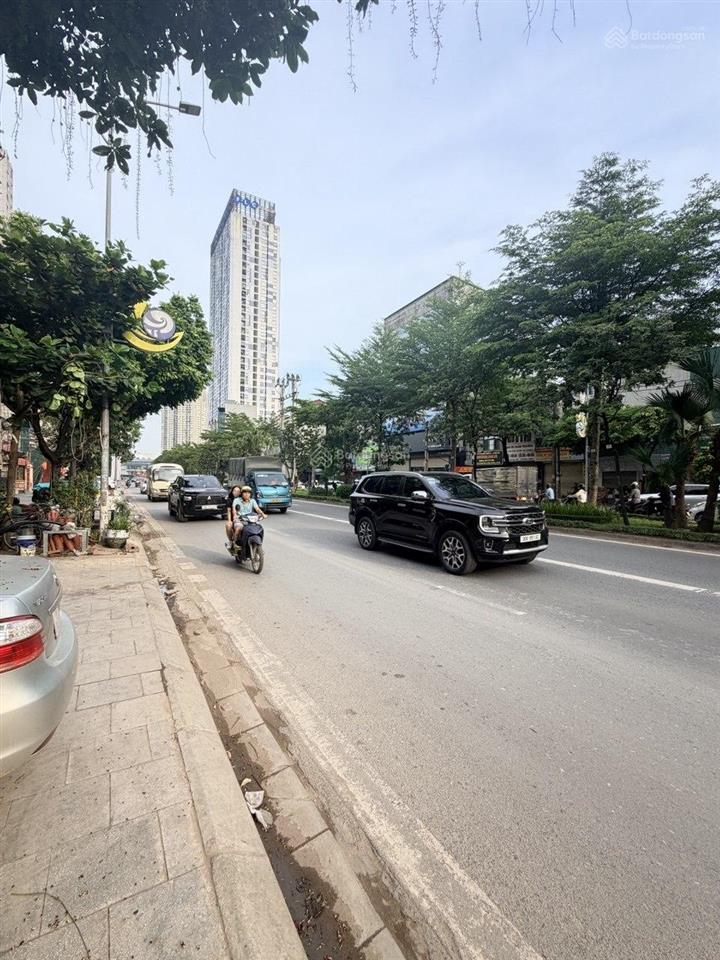 Gấp, bán đường đôi lê trọng tấn hà đông, 70m2 mặt tiền 5,5m, kinh doanh sầm uất, vỉa hè đá bóng