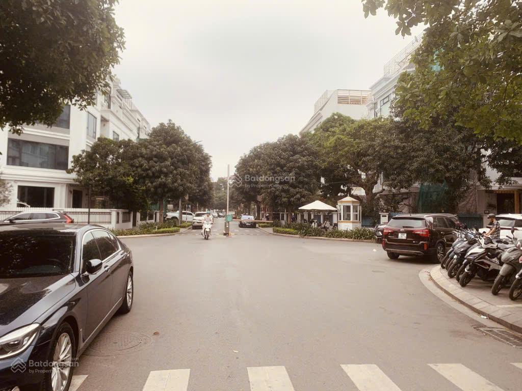Sống xanh  sinh lộc tại siêu biệt thự lô góc xuân phương!