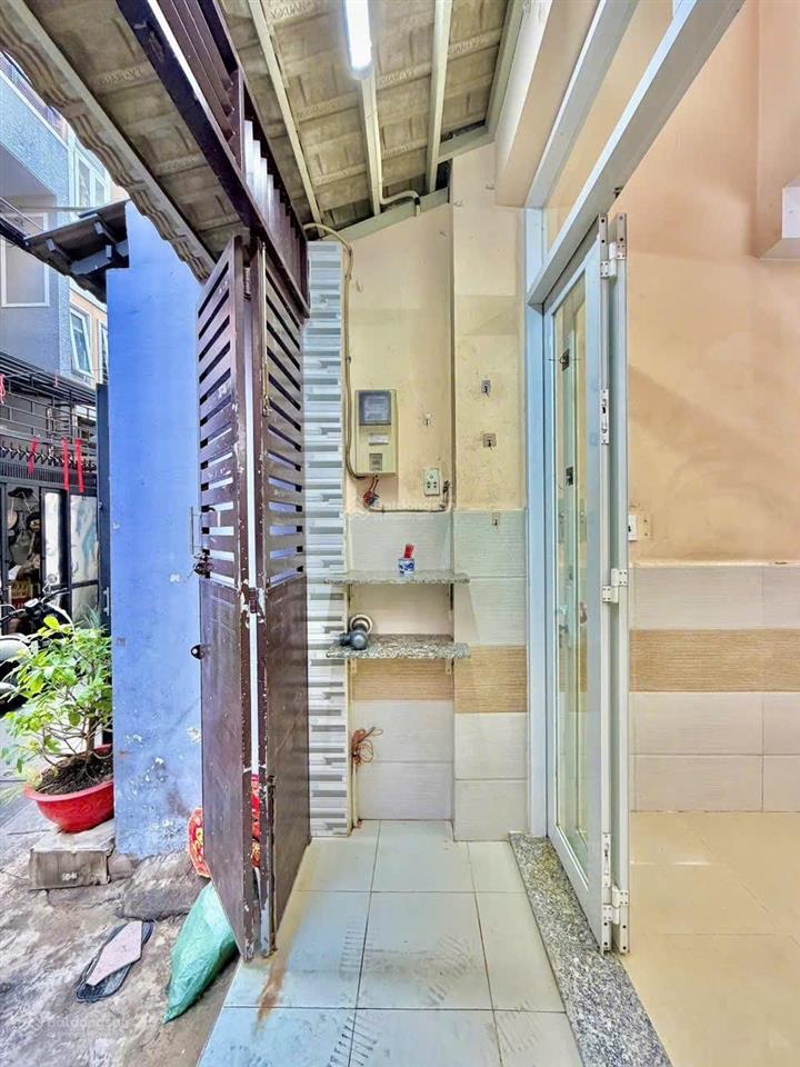 Bán nhà chính chủ huỳnh đình hai  bình thạnh sổ hồng riêng  giá cực sốc 2 tỷ 6