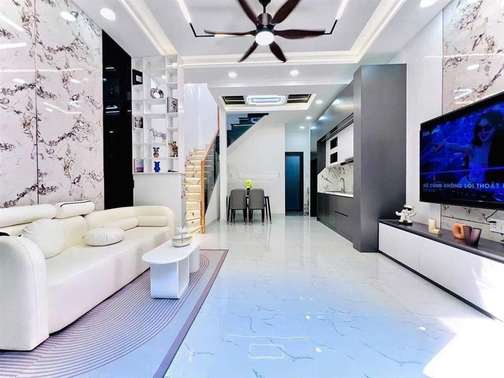 Cô bảy cần tiền trả nợ nên bán căn nhà huỳnh đình hai  bình thạnh giá 1 tỷ 9