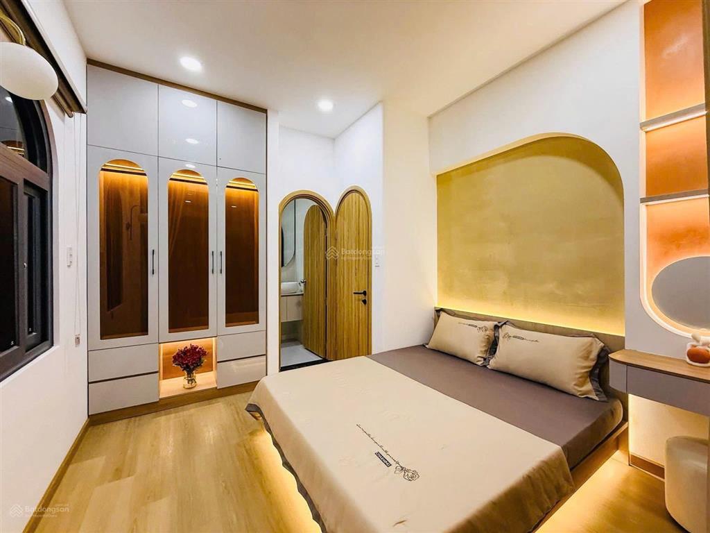 Sốc giá! nhà trung tâm bình thạnh chỉ hơn 2 tỷ ngang 4m cực đẹp