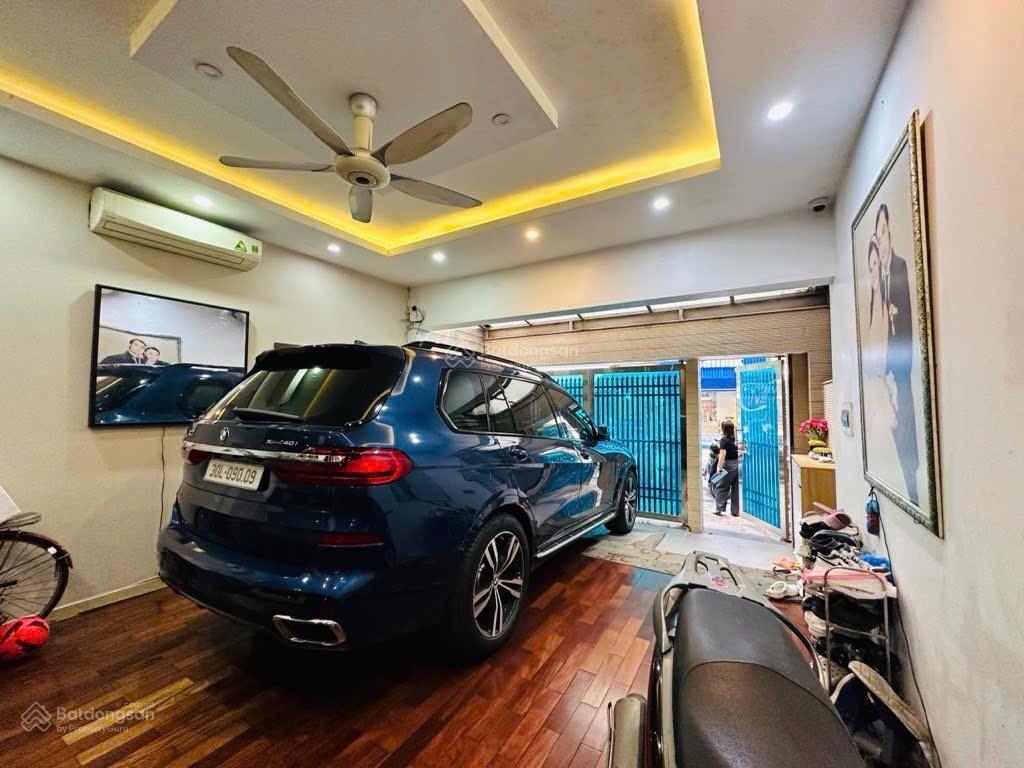 Giá đầu tư phân lô ô tônguyễn khánh toàn52mmặt tiền 4,5m giá 15,8 tỷdân xây sẵn ở.