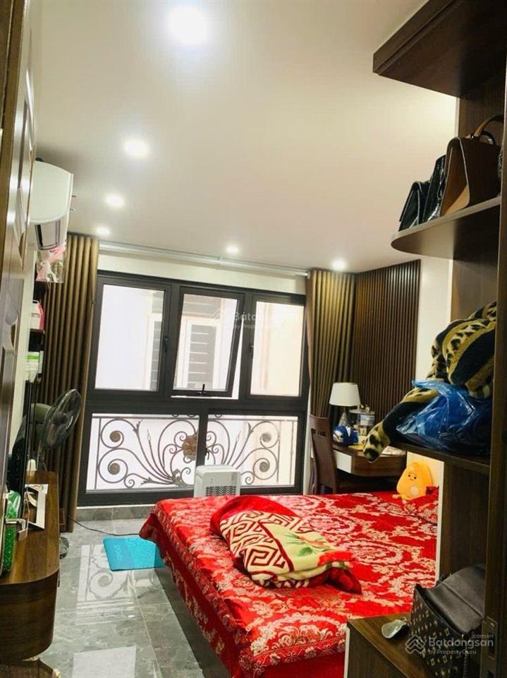 Bán nhà riêng tại trần quốc hoàn, 18 tỷ vnd, 42m2, hàng hiếm, hot