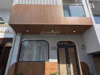 Đường xe hơi  dt ngang 4,7m  nhà đúc 2 tầng, cạnh aeon tên lửa  chỉ 5, x tỷ