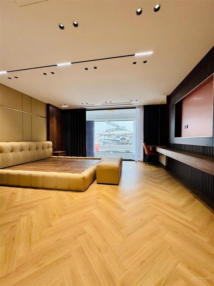 Đối diện royal! bán nhà lô góc vũ tông phan, 48m2*7t*5.2m mt, thang máy, ngõ thông, cực nông, mới!