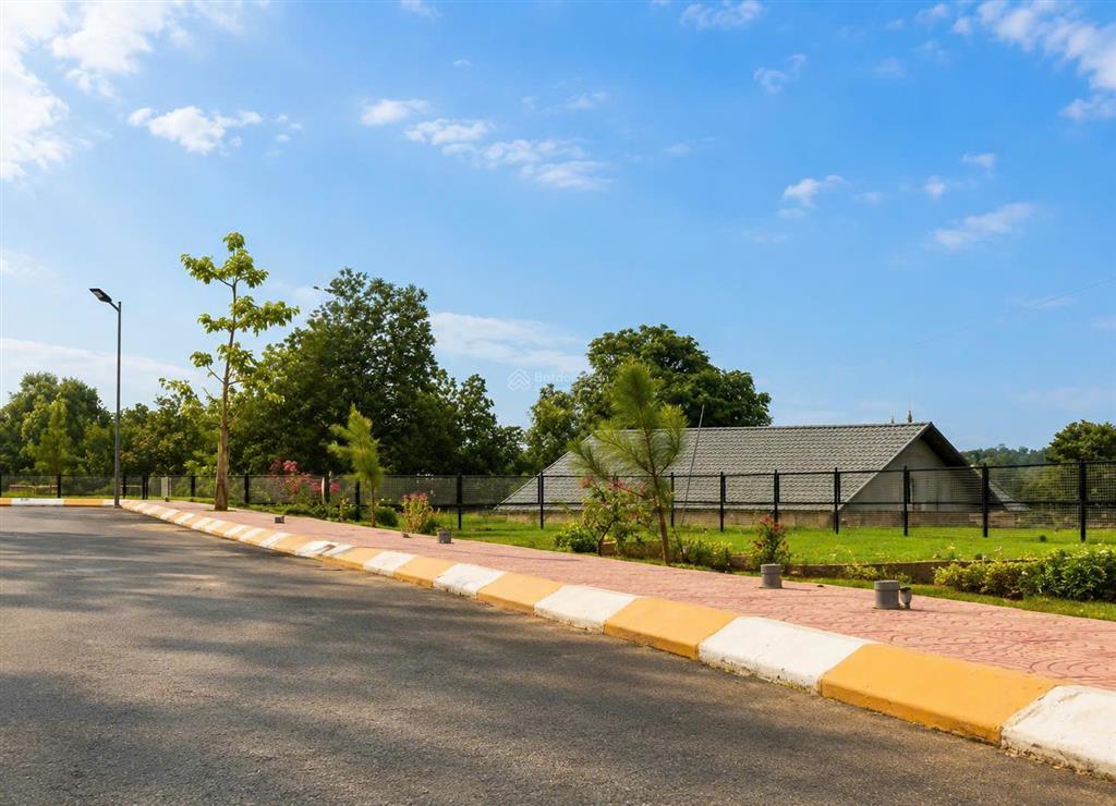 Bán đất đường tùng thiện, sơn tây, trung tâm, view hồ giá đầu tư hơn 10tr/m2, full đất ở đô thị!