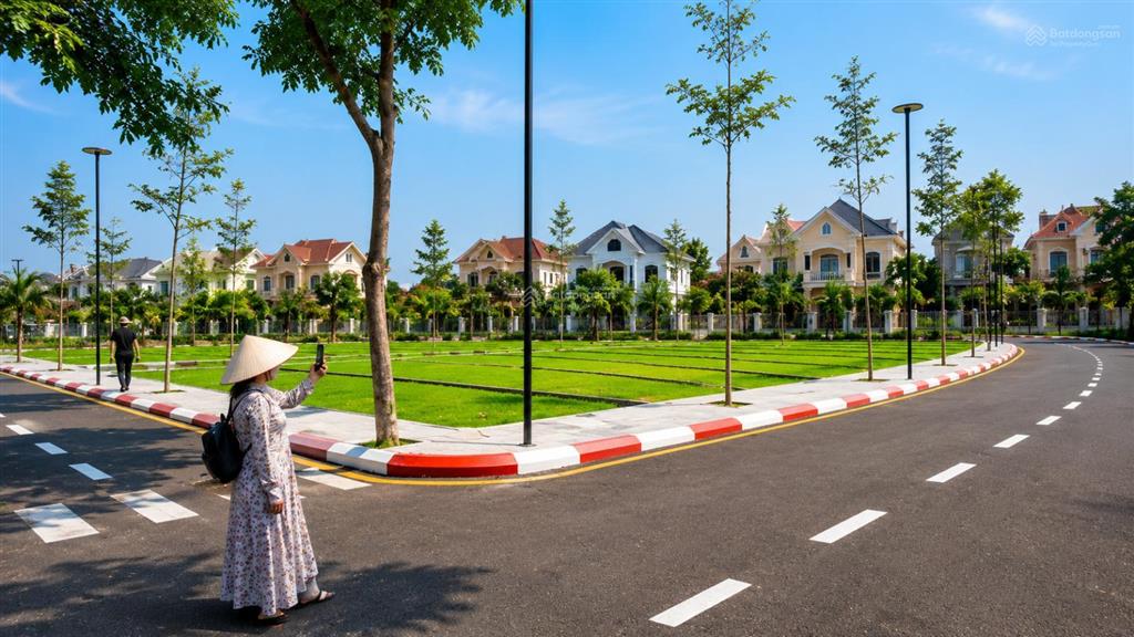 Bán đất khu phố tùng thiện đt87a sơn tây, 101.1m2 full thổ cư, siêu phẩm đầu tư vàng, view hồ 100%!