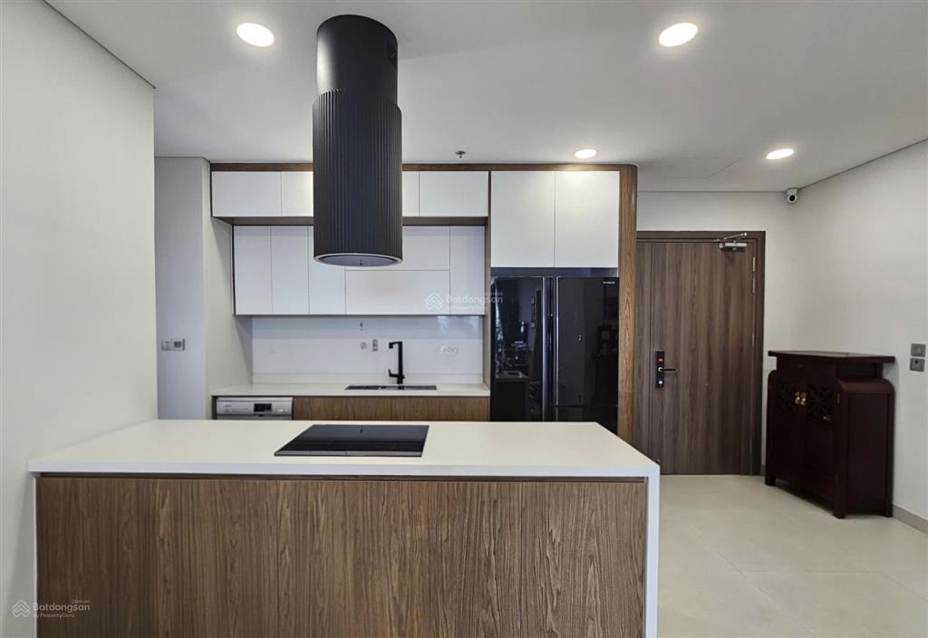 Cho thuê căn góc 96m2 tầng cực đẹp tại khai sơn, full nội thất grandbois pháp. giá 15 triệu/tháng
