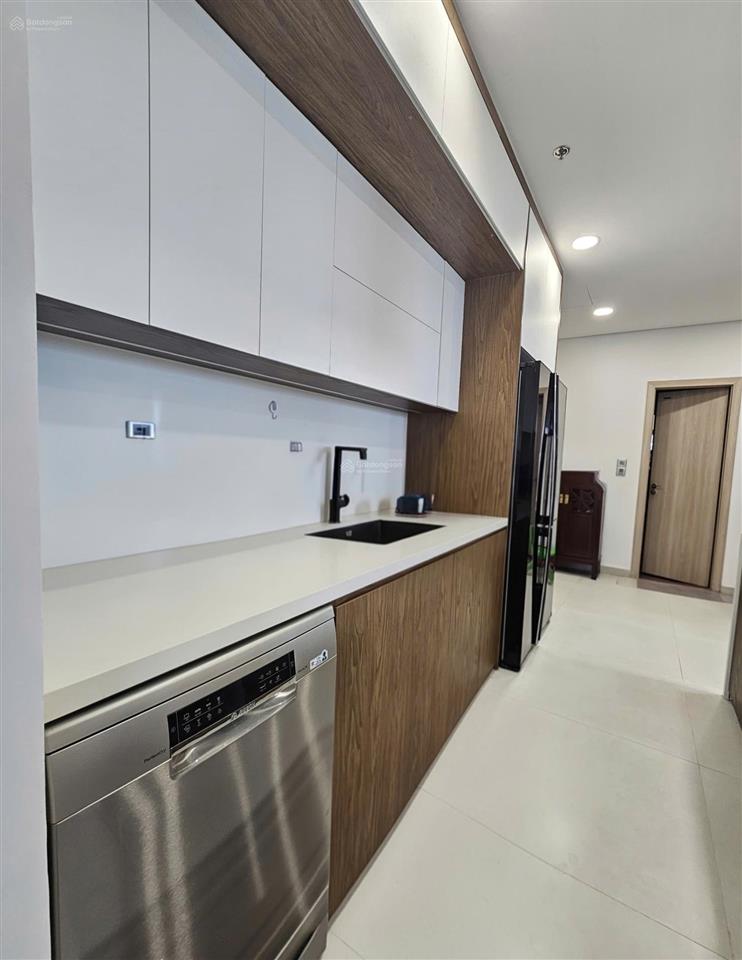 Cho thuê căn góc 96m2 tầng cực đẹp tại khai sơn, full nội thất grandbois pháp. giá 15 triệu/tháng