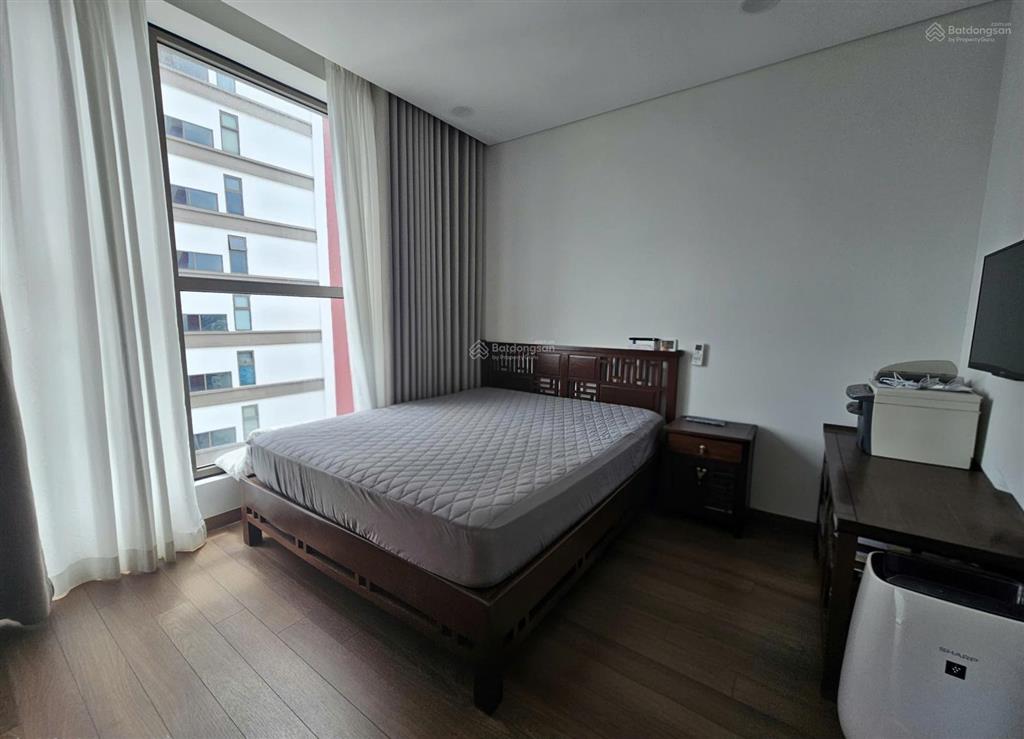 Cho thuê căn góc 96m2 tầng cực đẹp tại khai sơn, full nội thất grandbois pháp. giá 15 triệu/tháng