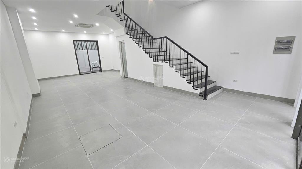 Cho thuê liền kề 80m nhà mới hoàn thiện cơ bản tại khai sơn city  5 tầng  giá 30tr