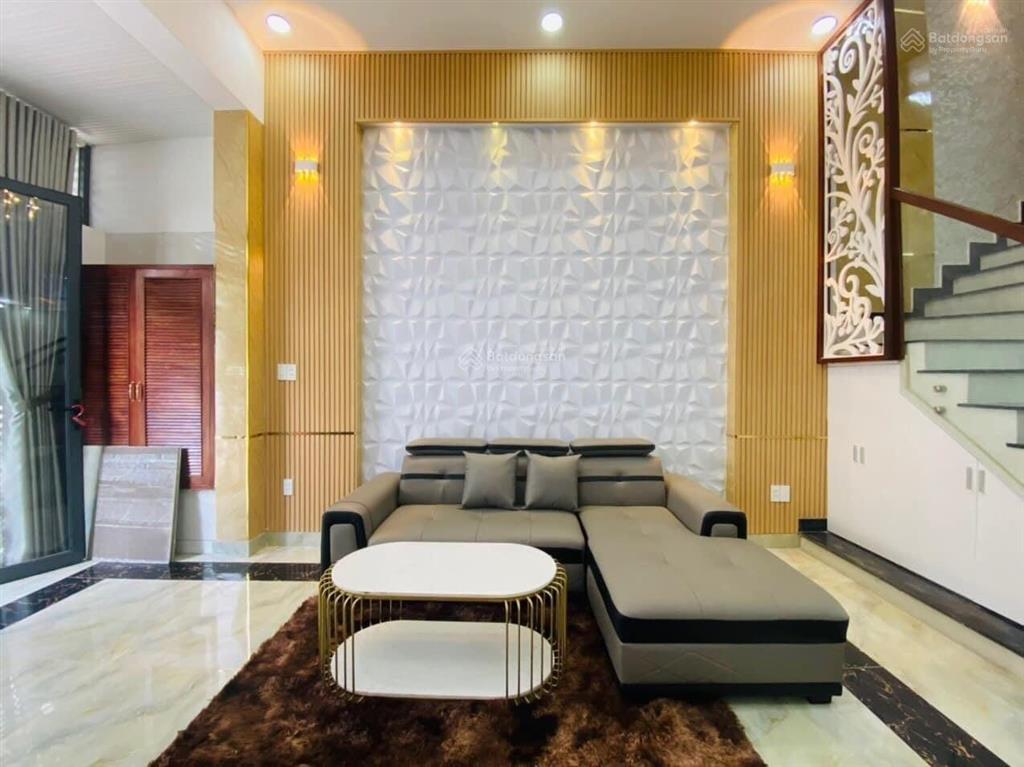 Xuất cảnh bán gấp hxh hồng bàng, 52m2, 3 tầng btct, 3pn 3wc, tiện về q5, gần thuận kiều plaza