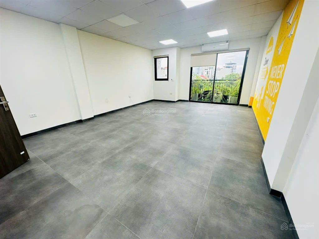 Cho thuê tầng 4 nhà 515 an dương vương, 15 triệu