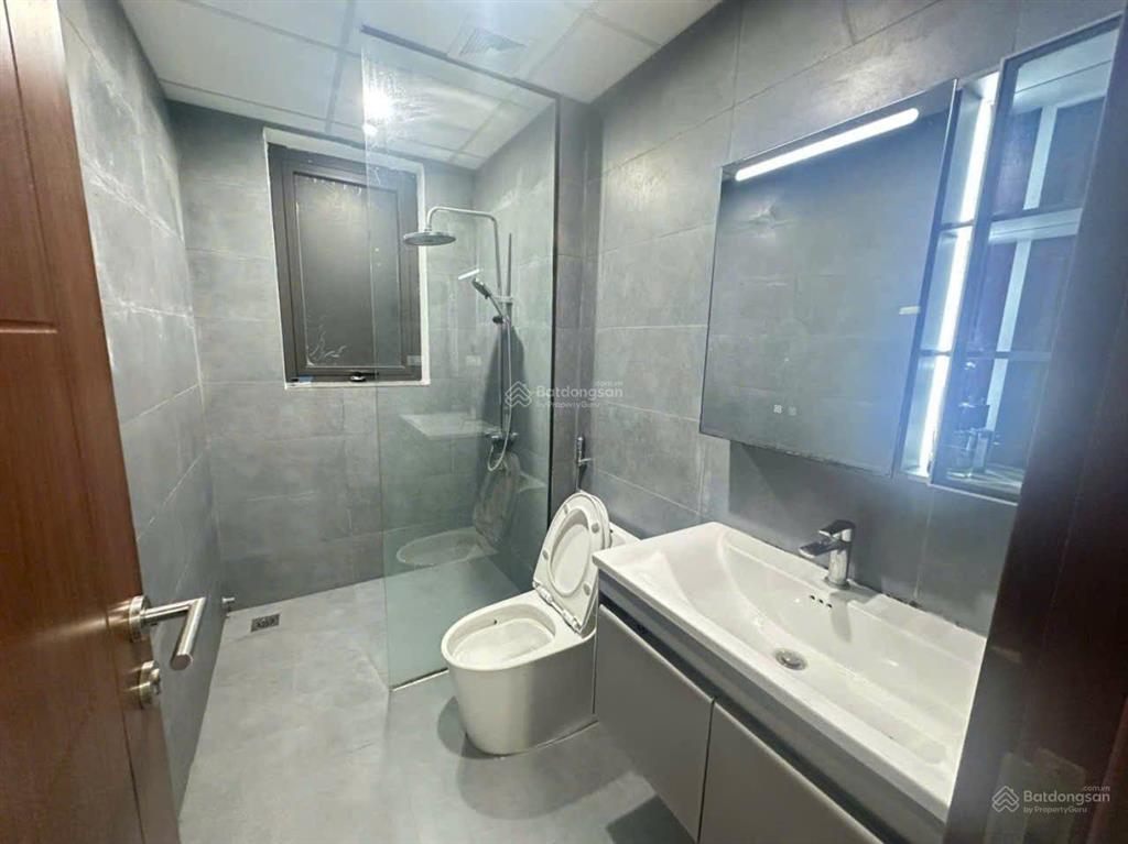 Cho thuê tầng 4 nhà 515 an dương vương, 15 triệu