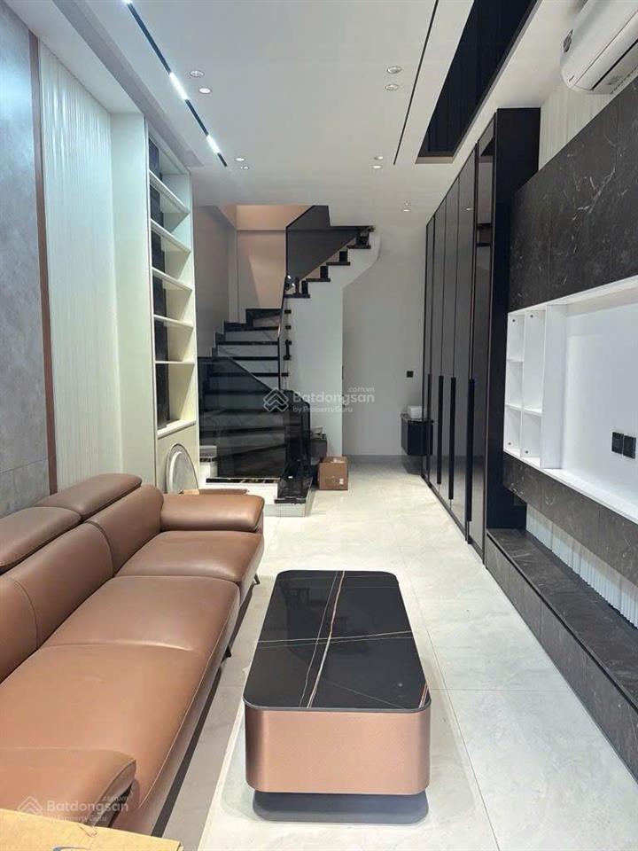 Hiếm có 1 căn!! chỉ nhỉnh 6.5 tỷ sở hữu nhà phố nguyễn văn cừ, 30m2, 5 tầng xây mới, ô tô đỗ cửa