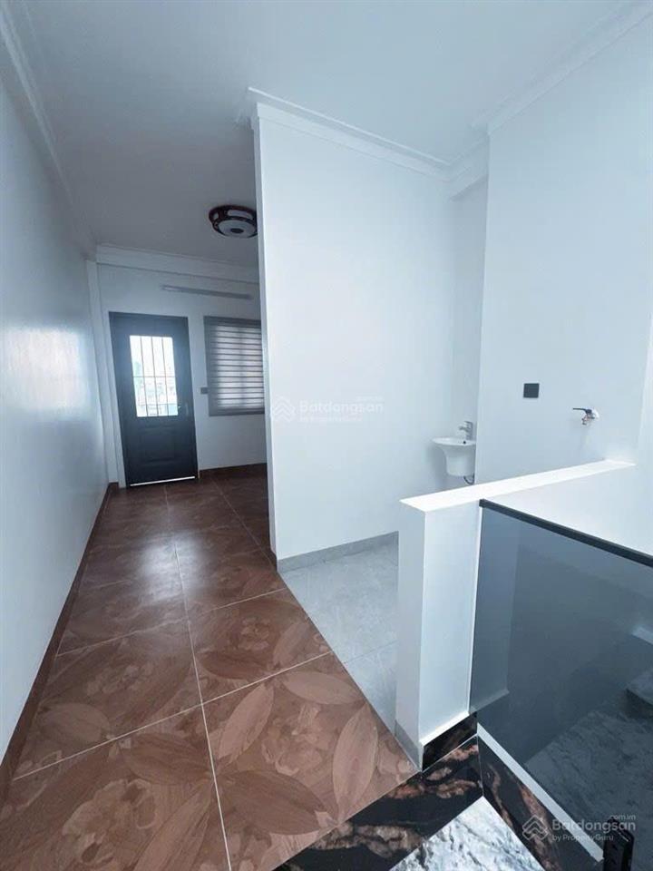 Hiếm có 1 căn!! chỉ nhỉnh 6.5 tỷ sở hữu nhà phố nguyễn văn cừ, 30m2, 5 tầng xây mới, ô tô đỗ cửa
