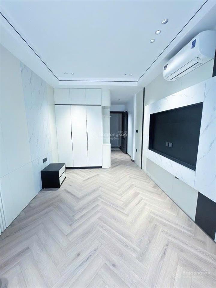 Hiếm có 1 căn!! chỉ nhỉnh 6.5 tỷ sở hữu nhà phố nguyễn văn cừ, 30m2, 5 tầng xây mới, ô tô đỗ cửa