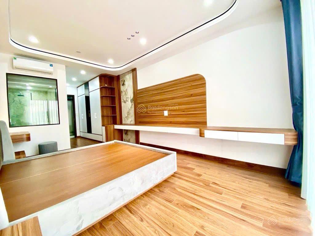 Giá độc nhất! bán nhà phố ngô gia tự, 31m2, nhỉnh 6 tỷ, 5 tầng, ô tô đỗ cửa, gần bigc long biên