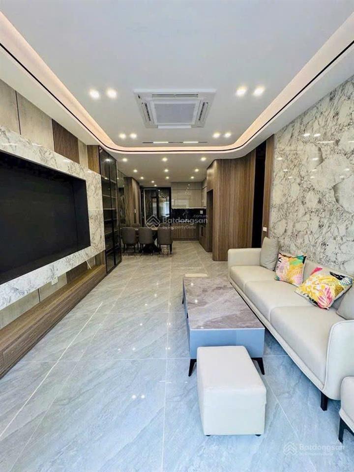 Giá độc nhất! bán nhà phố ngô gia tự, 31m2, nhỉnh 6 tỷ, 5 tầng, ô tô đỗ cửa, gần bigc long biên
