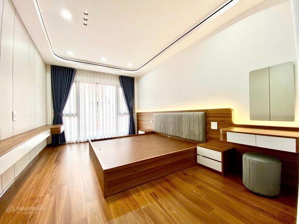 Giá độc nhất! bán nhà phố ngô gia tự, 31m2, nhỉnh 6 tỷ, 5 tầng, ô tô đỗ cửa, gần bigc long biên