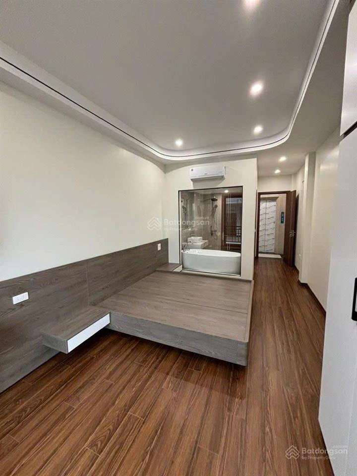 Hàng hiếm duy nhất! nhà phố nguyễn văn cừ  40m2  5 tầng nhỉnh 11 tỷ  gara ô tô  lõi trung tâm