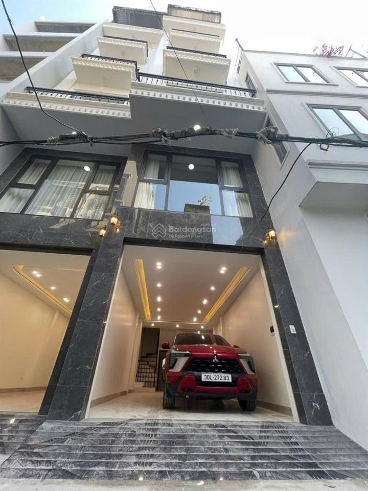 Hàng hiếm duy nhất! nhà phố nguyễn văn cừ  40m2  5 tầng nhỉnh 11 tỷ  gara ô tô  lõi trung tâm