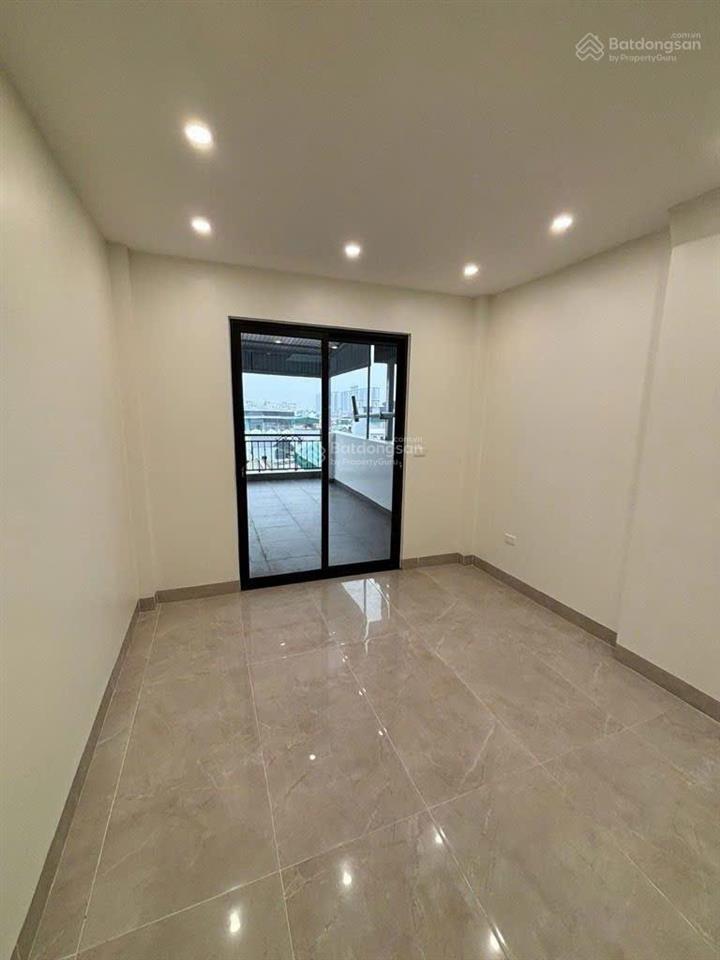 Hàng hiếm duy nhất! nhà phố nguyễn văn cừ  40m2  5 tầng nhỉnh 11 tỷ  gara ô tô  lõi trung tâm