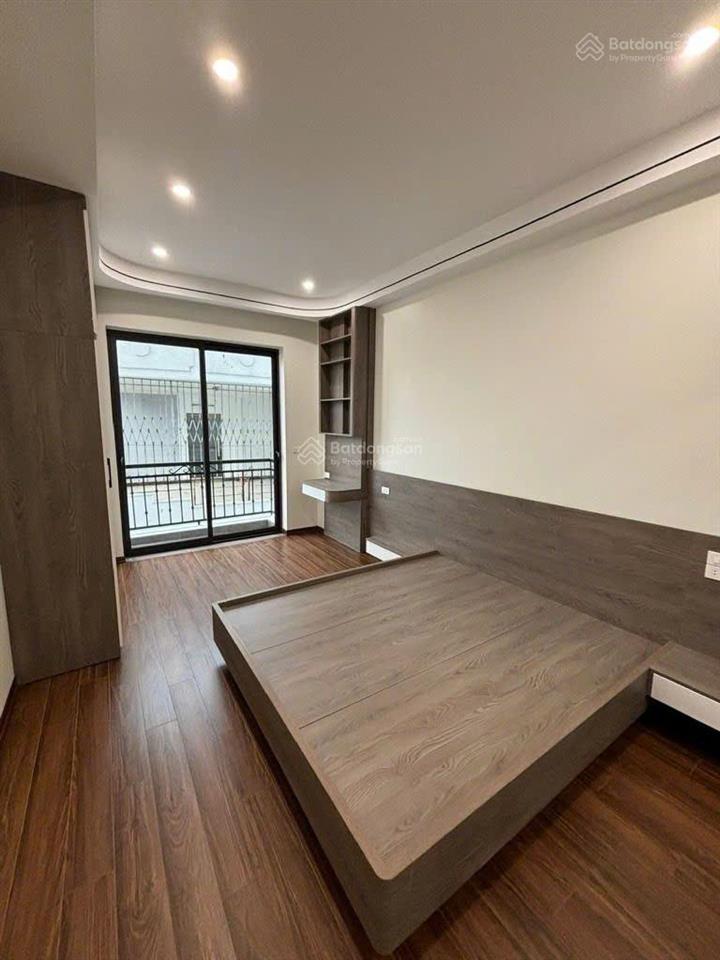 Hàng hiếm duy nhất! nhà phố nguyễn văn cừ  40m2  5 tầng nhỉnh 11 tỷ  gara ô tô  lõi trung tâm