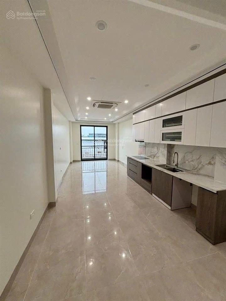 Hàng hiếm duy nhất! nhà phố nguyễn văn cừ  40m2  5 tầng nhỉnh 11 tỷ  gara ô tô  lõi trung tâm