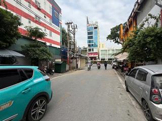 Chỉ 18 tỷ mà có nhà hồng tiến  thang máy vỉa hè  kinh doanh ô tô tránh  không xem là thiệt