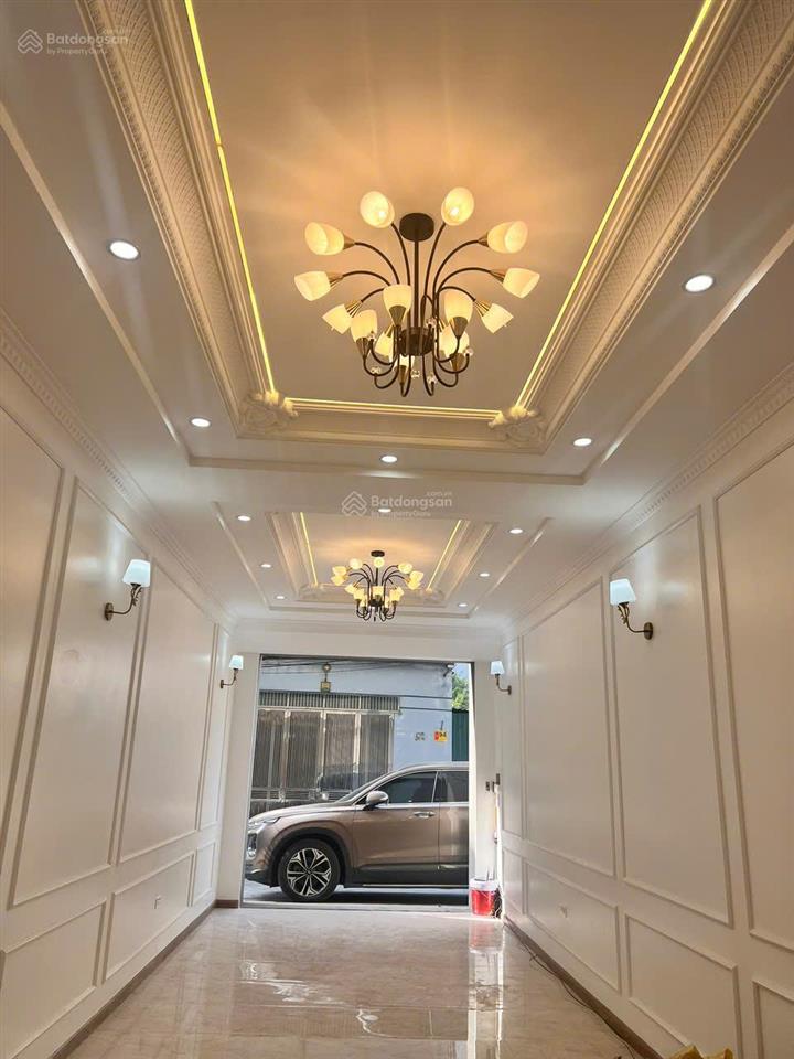 Chỉ 18 tỷ mà có nhà hồng tiến  thang máy vỉa hè  kinh doanh ô tô tránh  không xem là thiệt