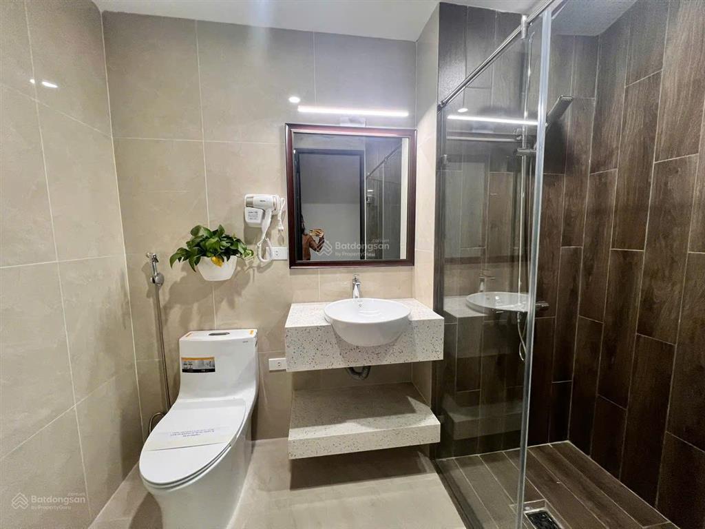 Chỉ 18 tỷ mà có nhà hồng tiến  thang máy vỉa hè  kinh doanh ô tô tránh  không xem là thiệt