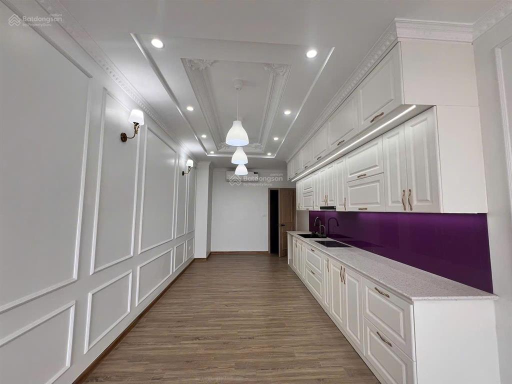 Chỉ 18 tỷ mà có nhà hồng tiến  thang máy vỉa hè  kinh doanh ô tô tránh  không xem là thiệt