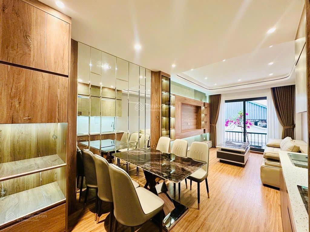 Hiếm!!! chỉ 7 tỷ sở hữu nhà mới giang biên  45m2  5 tầng  ô tô đỗ cửa  gần phố  đầu tư đẹp