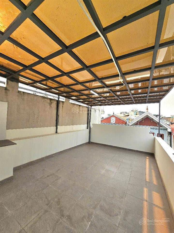 Tuyệt chủng! nhà dân xây  68m2  2 mặt ngõ  ô tô đỗ cửa gần cầu vĩnh tuy nhà dân xây 10 tỷ