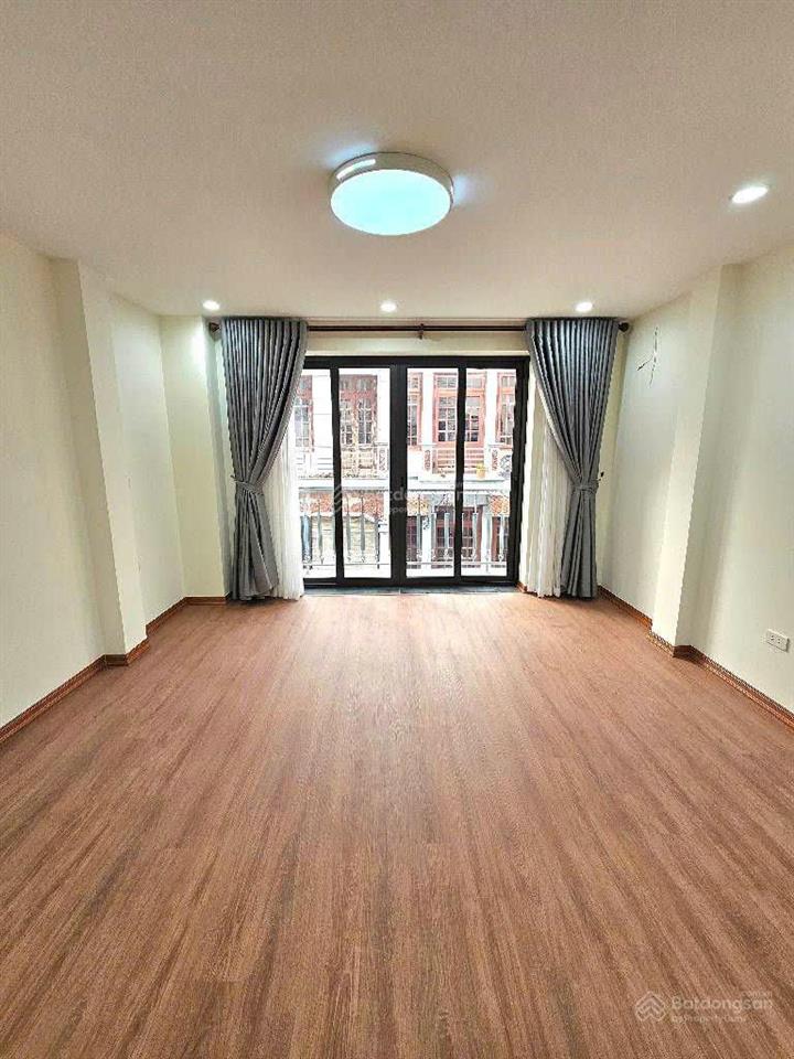Tuyệt chủng! nhà dân xây  68m2  2 mặt ngõ  ô tô đỗ cửa gần cầu vĩnh tuy nhà dân xây 10 tỷ