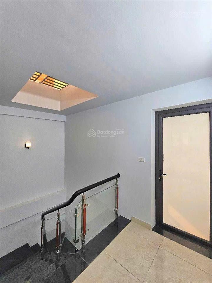 Tuyệt chủng! nhà dân xây  68m2  2 mặt ngõ  ô tô đỗ cửa gần cầu vĩnh tuy nhà dân xây 10 tỷ