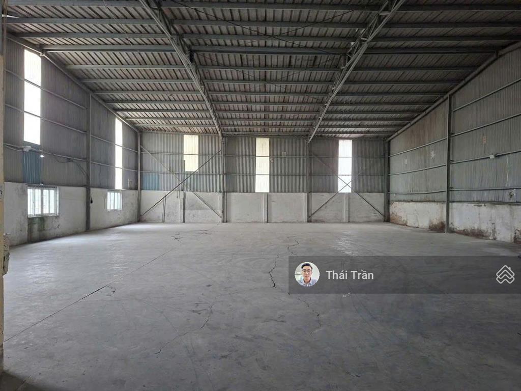 Cực hiếm! chỉ 70 nghìn/m2/th cho thuê kho tại gia lâm, 1000m2  cont vào  điện 3 pha đầy đủ