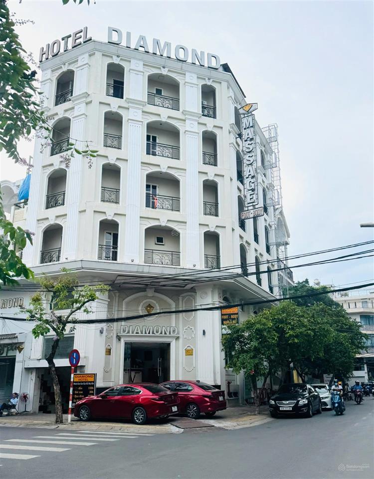 Khách sạn 27 phòng vip góc 2 mặt tiền giảm 5 tỷ về 42 tỷ hđ thuê 180tr ngay nguyễn thị thập quận 7