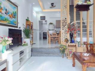 Gấp bán nhà mới 2thẻm 1632 huỳnh tấn phát shr