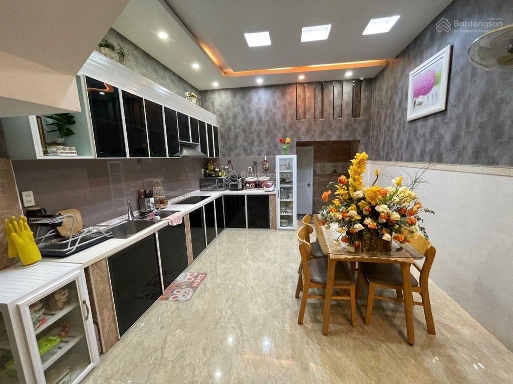 Cho thuê cc the era town, 9 triệu, 70m2, 2pn, 2wc, nội thất đầy đủ, uy tín, giá siêu hời