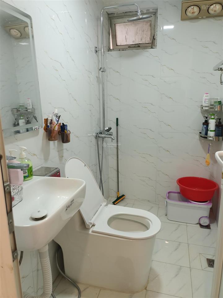 Bán căn hộ chung cư b11b nam trung yên  cầu giấy 64,5 m2 giá 6 tỷ