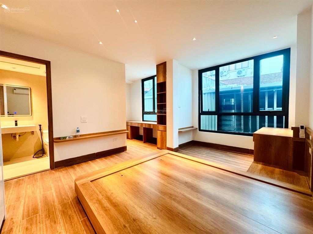 Bán nhà riêng 12,5 tỷ, 40m2 7tầng thang máy tại phố quan nhân, quận thanh xuân, chính chủ