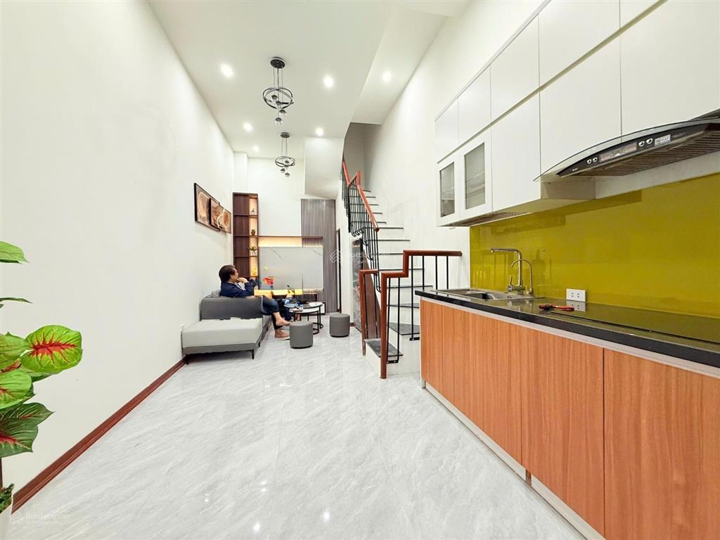 Nhà riêng tại 168 nguyễn xiển, 6,8 tỷ, 28m2 bao đẹp giá tốt