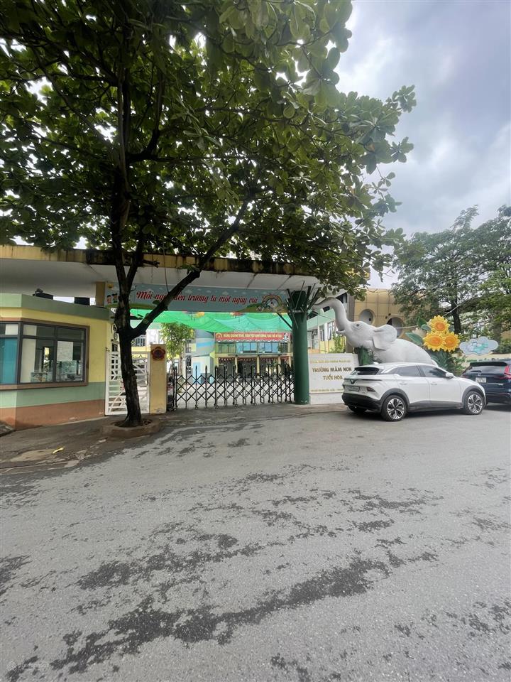 Nhà riêng tại 168 nguyễn xiển, 6,8 tỷ, 28m2 bao đẹp giá tốt