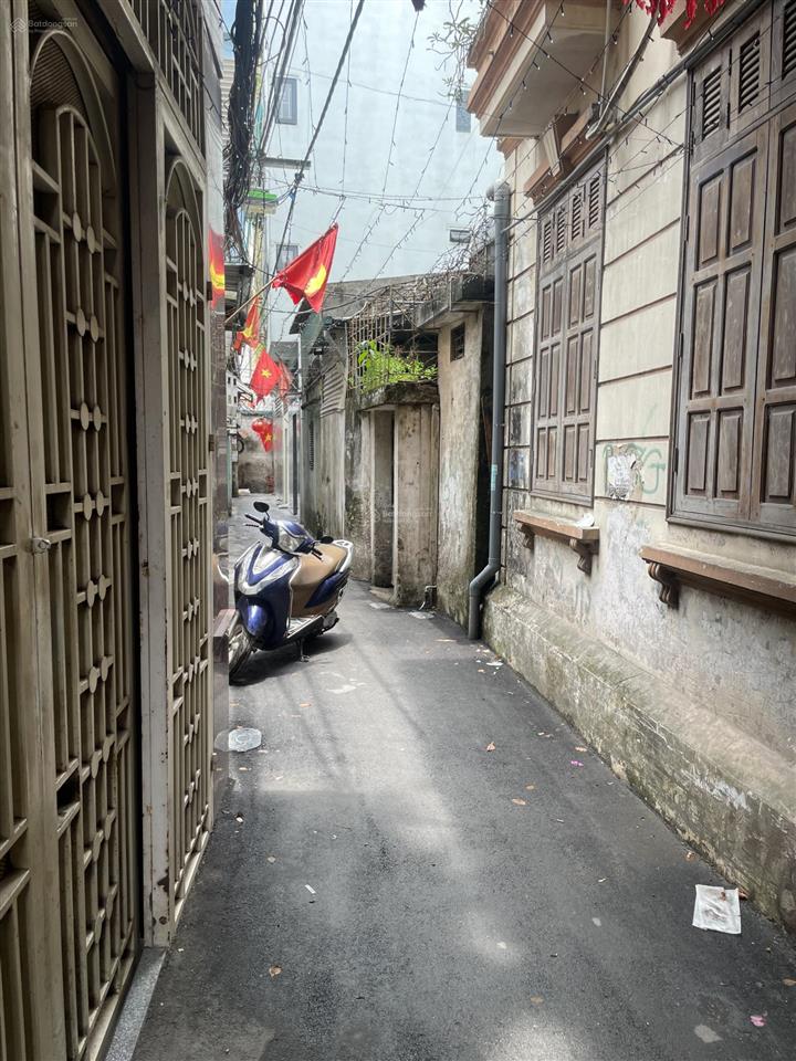 Bán nhà riêng tại 211, khương trung, 6,85 tỷ, 33 m2 5 tầng an ninh tốt, giá siêu rẻ