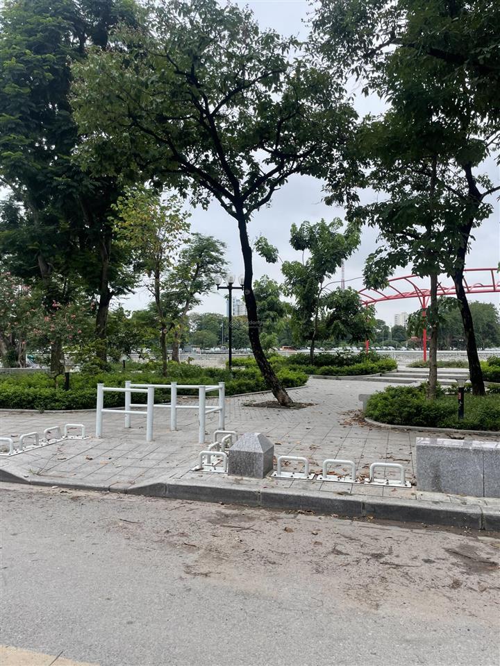 Bán nhà riêng tại 211, khương trung, 6,85 tỷ, 33 m2 5 tầng an ninh tốt, giá siêu rẻ