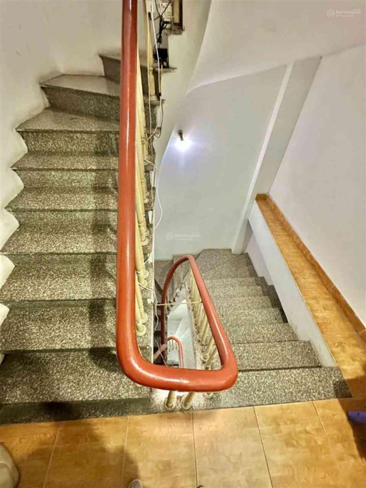 Ngõ 22 tôn thất tùng 40m x 6t dân trí cao hàng xóm toàn giáo viên. chỉ 8.x tỷ