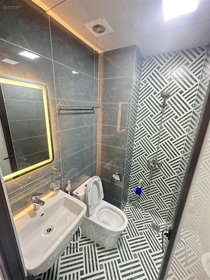 Hot! chung cư mini xây mới vũ tông phan đầu cầu lủ 11 phòng khép kín thang máy  thuê 65tr