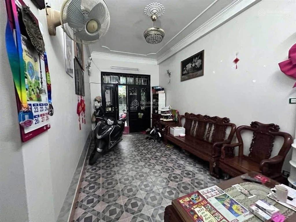 Nhà tại 20 ngụy như kon tum, quận thanh xuân, phân lô vỉa hè ô tô tránh 42m2 x 4t. chỉ 16.x tỷ.